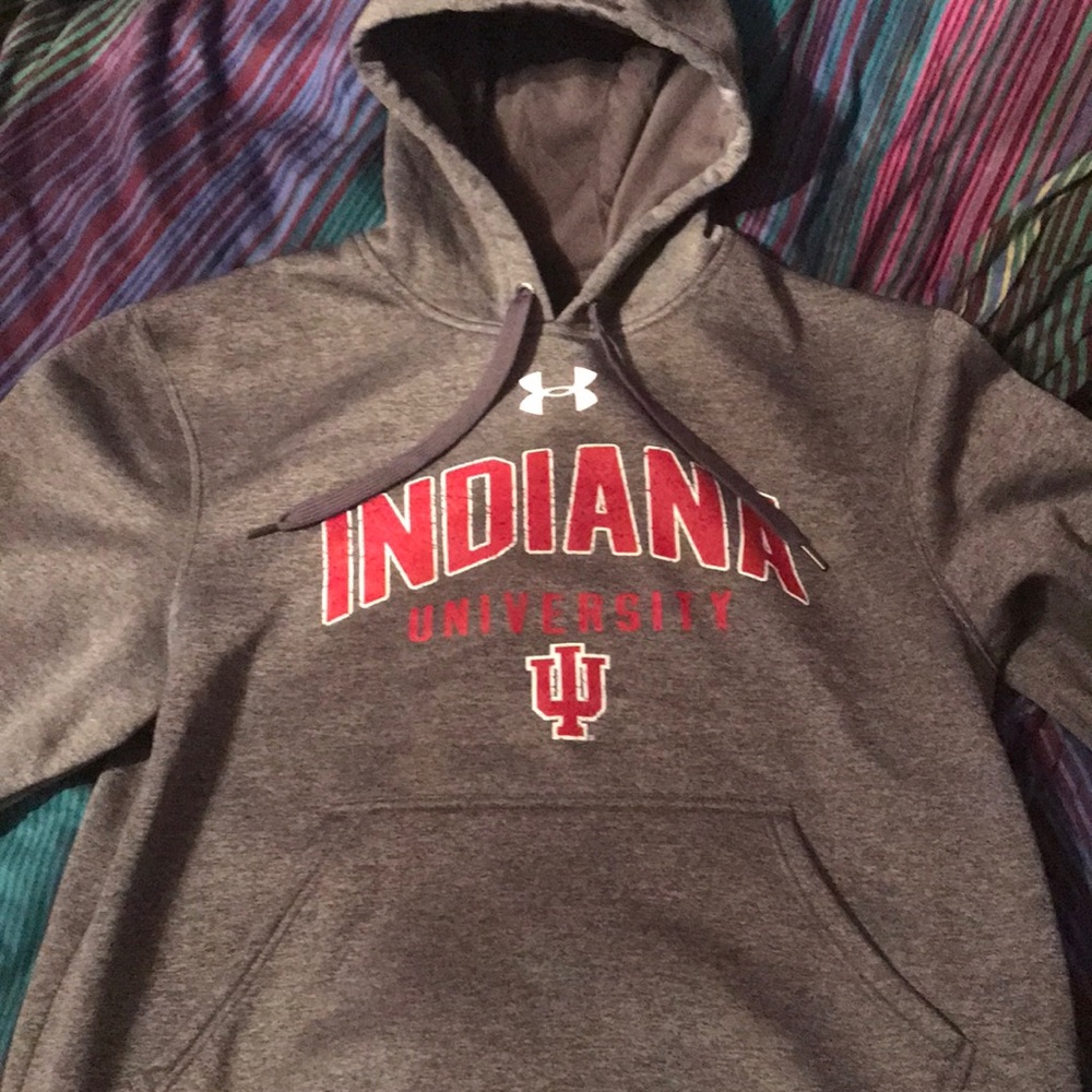 IU UNDER ARMOUR SWEATSHIRT